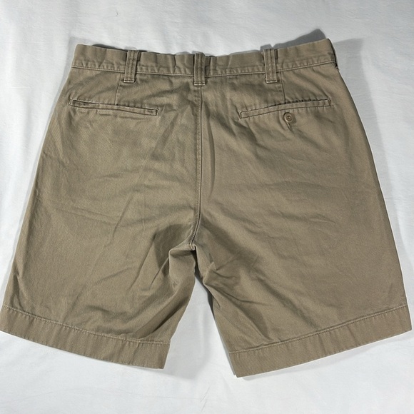 J. Crew mens khaki Gramercy flat front 8.5" inseam chino shorts - size 32 - Picture 3 of 10